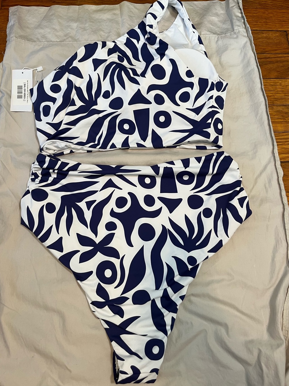 Baltic born Bali bikini set white navy high rise one shoulder NWT SZ L - Picture 4 of 7